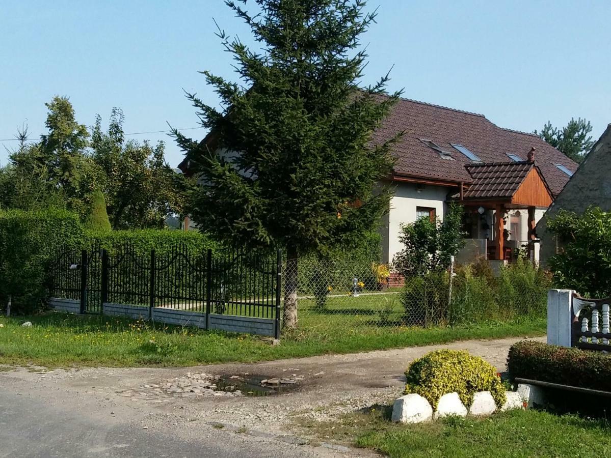 Der Kleine Bauernhof Keine Arbeiter Zadnych Pracownikow Apartment Lubiatow  Exterior photo